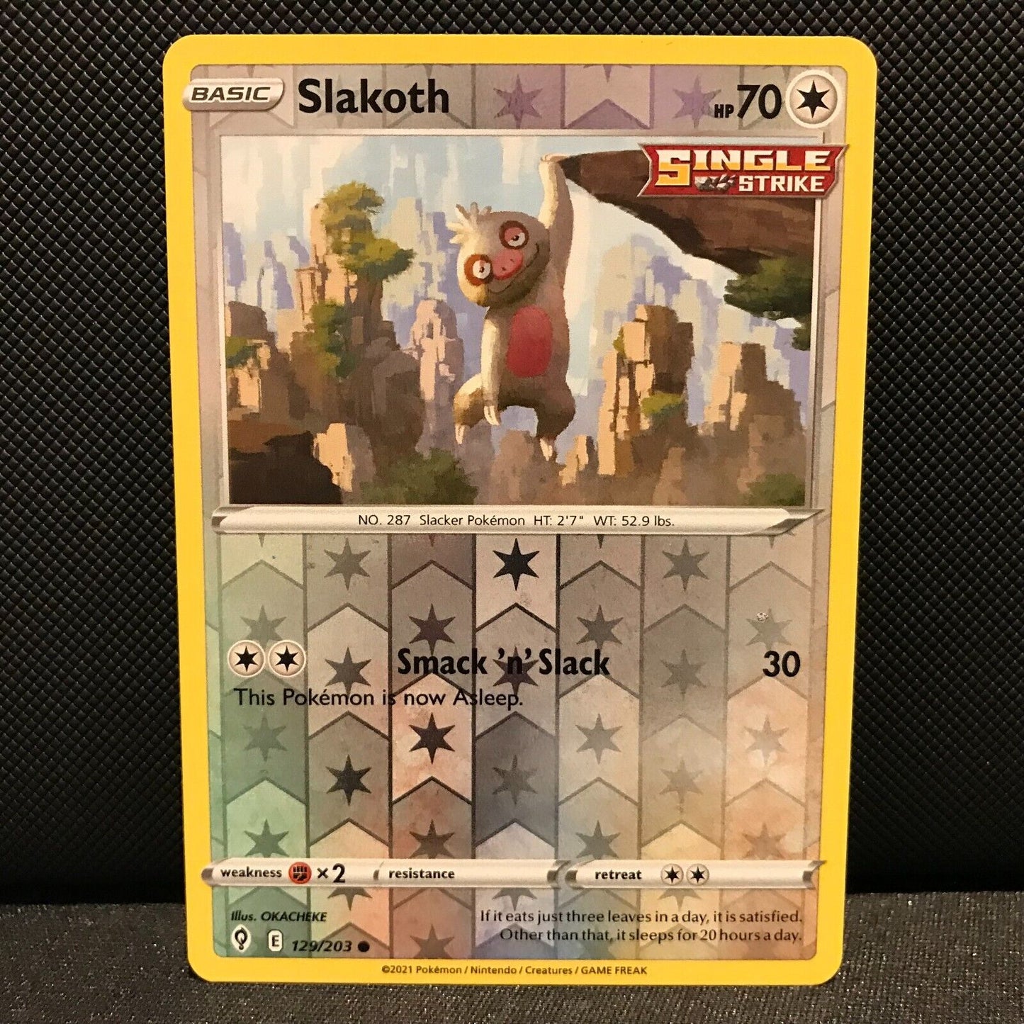 Slakoth Reverse Holo 129/203 - Evolving Skies Pokemon Card - NM/Mint