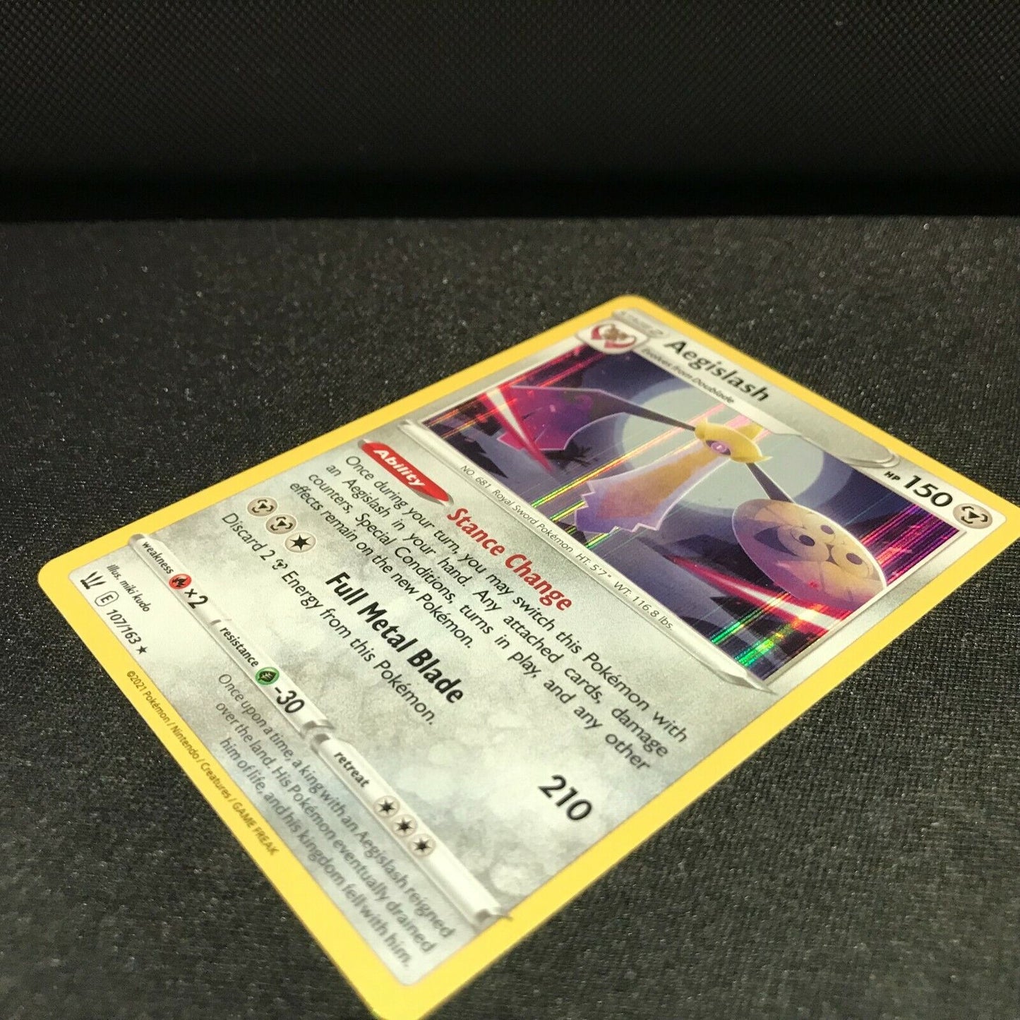 Aegislash Holo 107/163 - Battle Styles Pokemon Card - NM/Mint