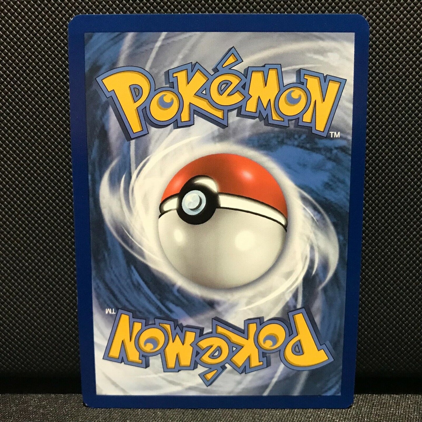 Swablu Reverse Holo 132/203 - Evolving Skies Pokemon Card - NM/Mint