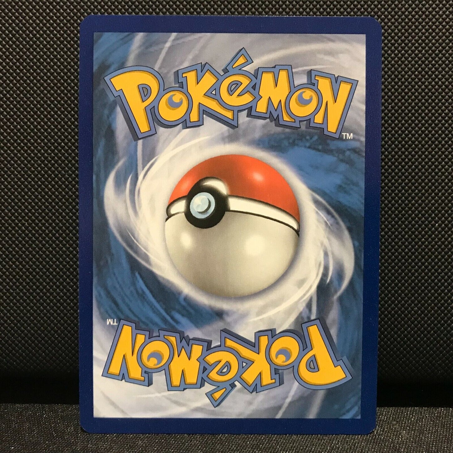 Cubchoo Reverse Holo 48/189 - Darkness Ablaze Pokemon Card - NM/Mint