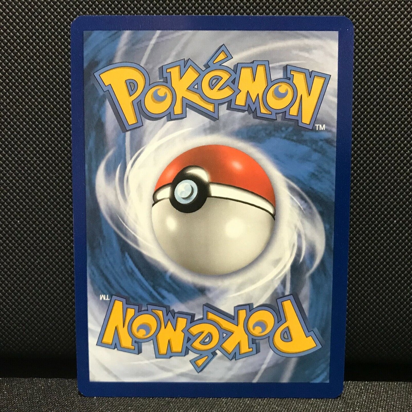 Fletchling Reverse Holo 151/189 - Darkness Ablaze Pokemon Card - NM/Mint