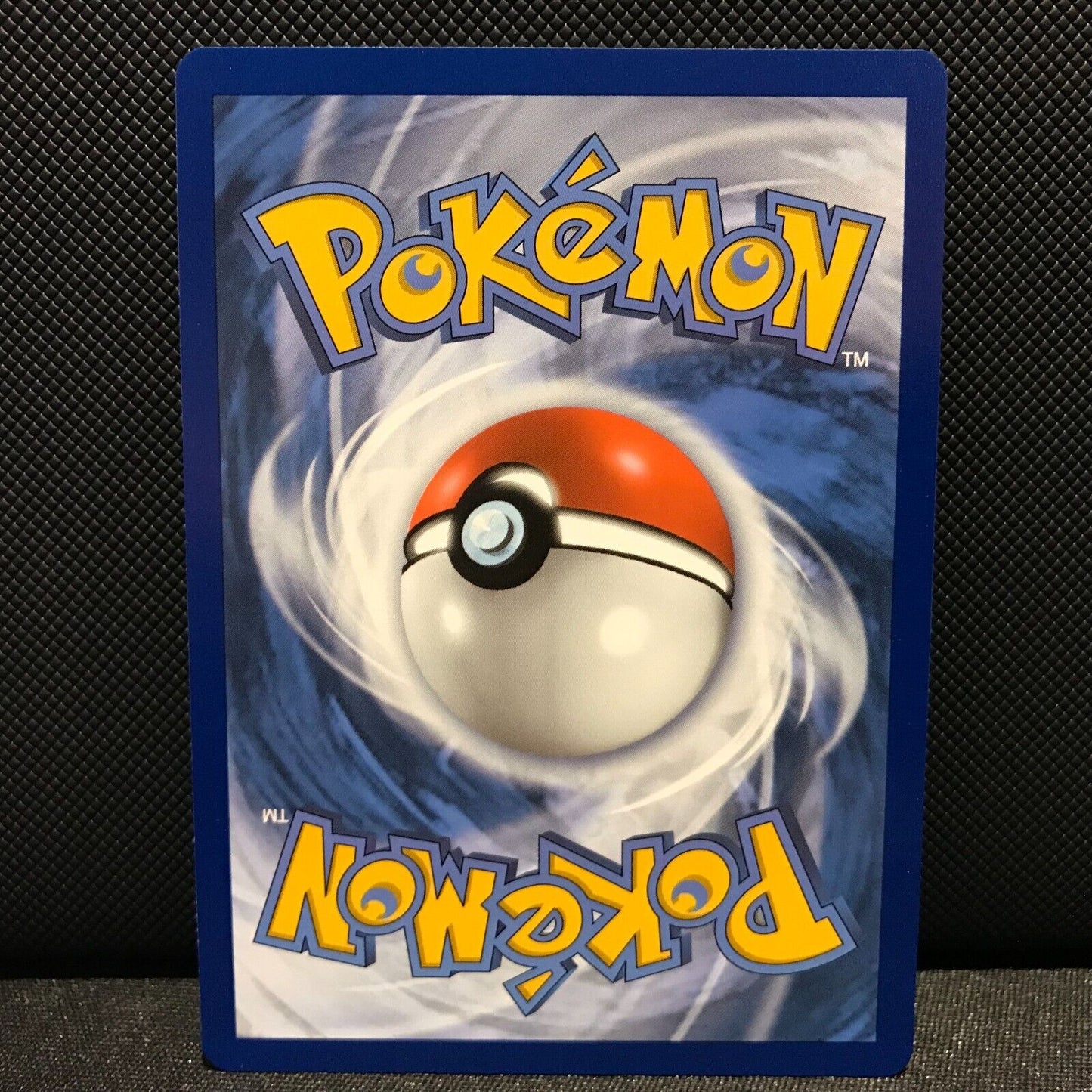 Nickit Reverse Holo 104/203 - Evolving Skies Pokemon Card - NM/Mint
