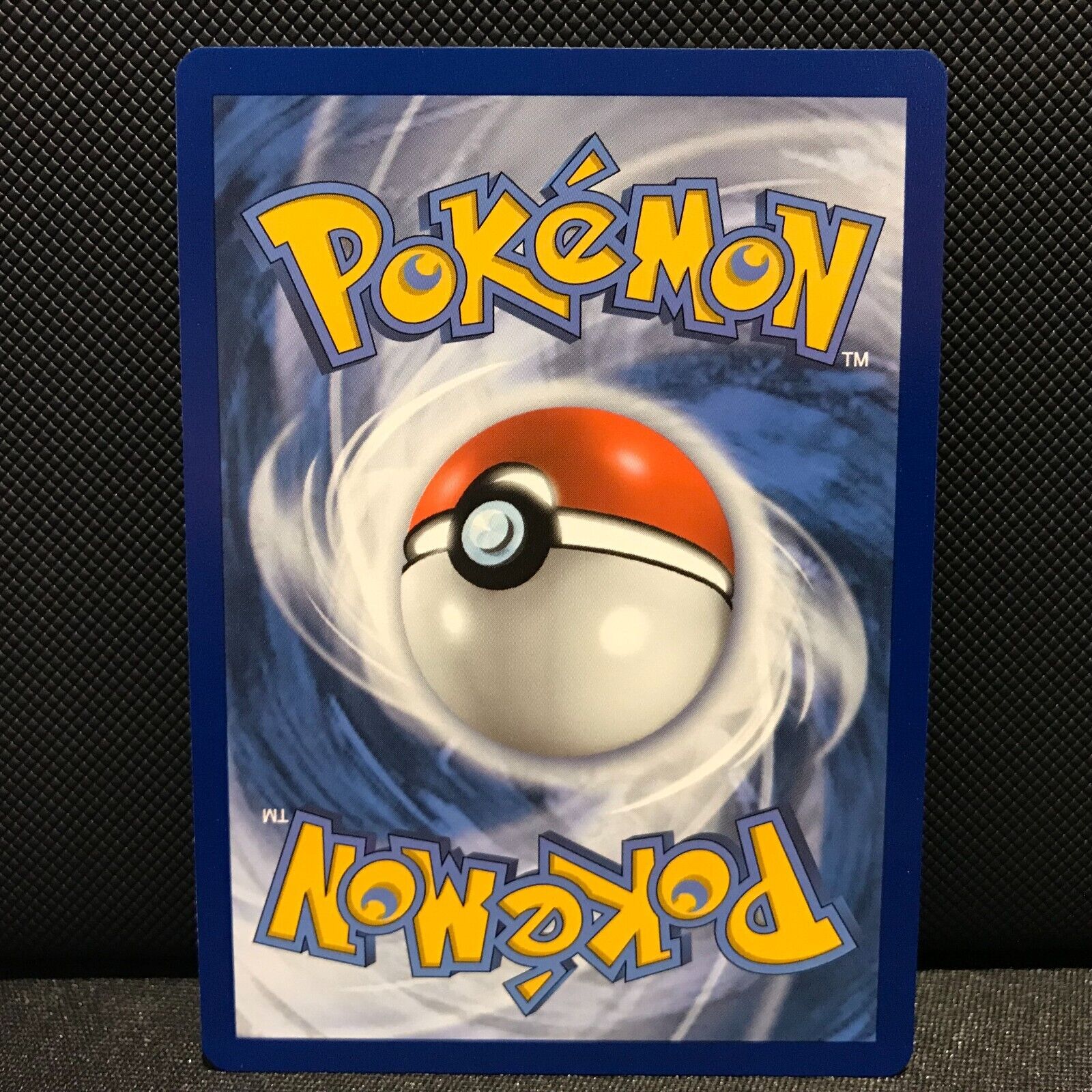 Nickit Reverse Holo 104/203 - Evolving Skies Pokemon Card - NM/Mint