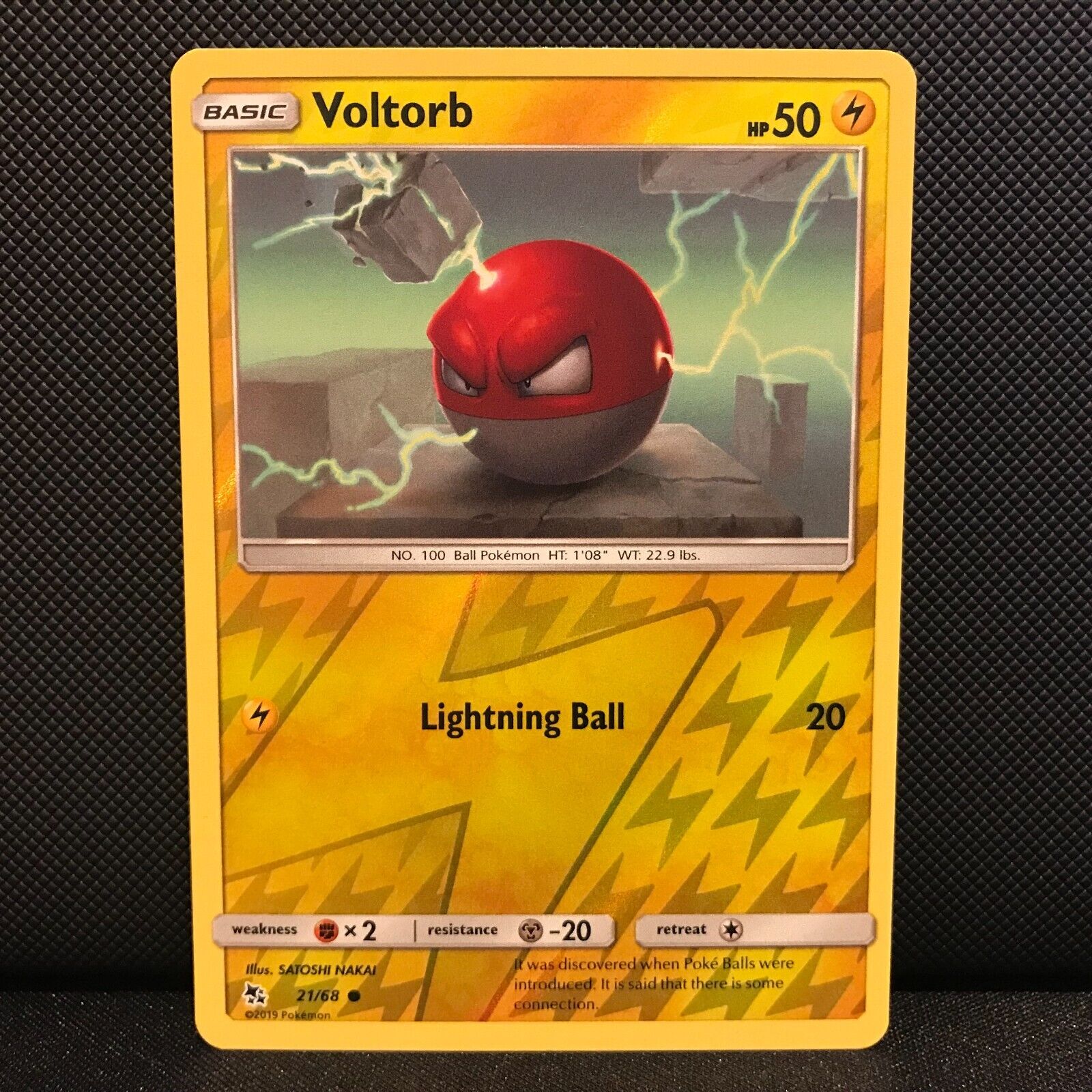 Voltorb Reverse Holo 21/68 - Hidden Fates Pokemon Card - NM/Mint