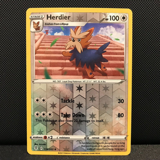 Herdier Reverse Holo 134/203 - Evolving Skies Pokemon Card - NM/Mint