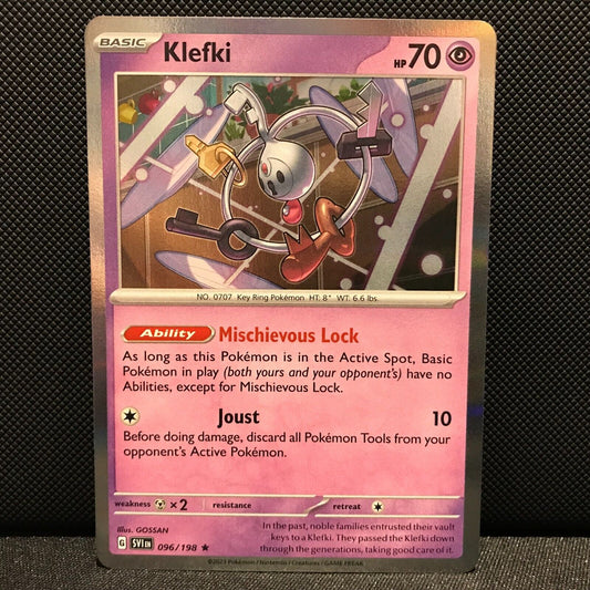 Klefki Holo 096/198 - SV1EN Base Set Pokemon Card - NM/Mint