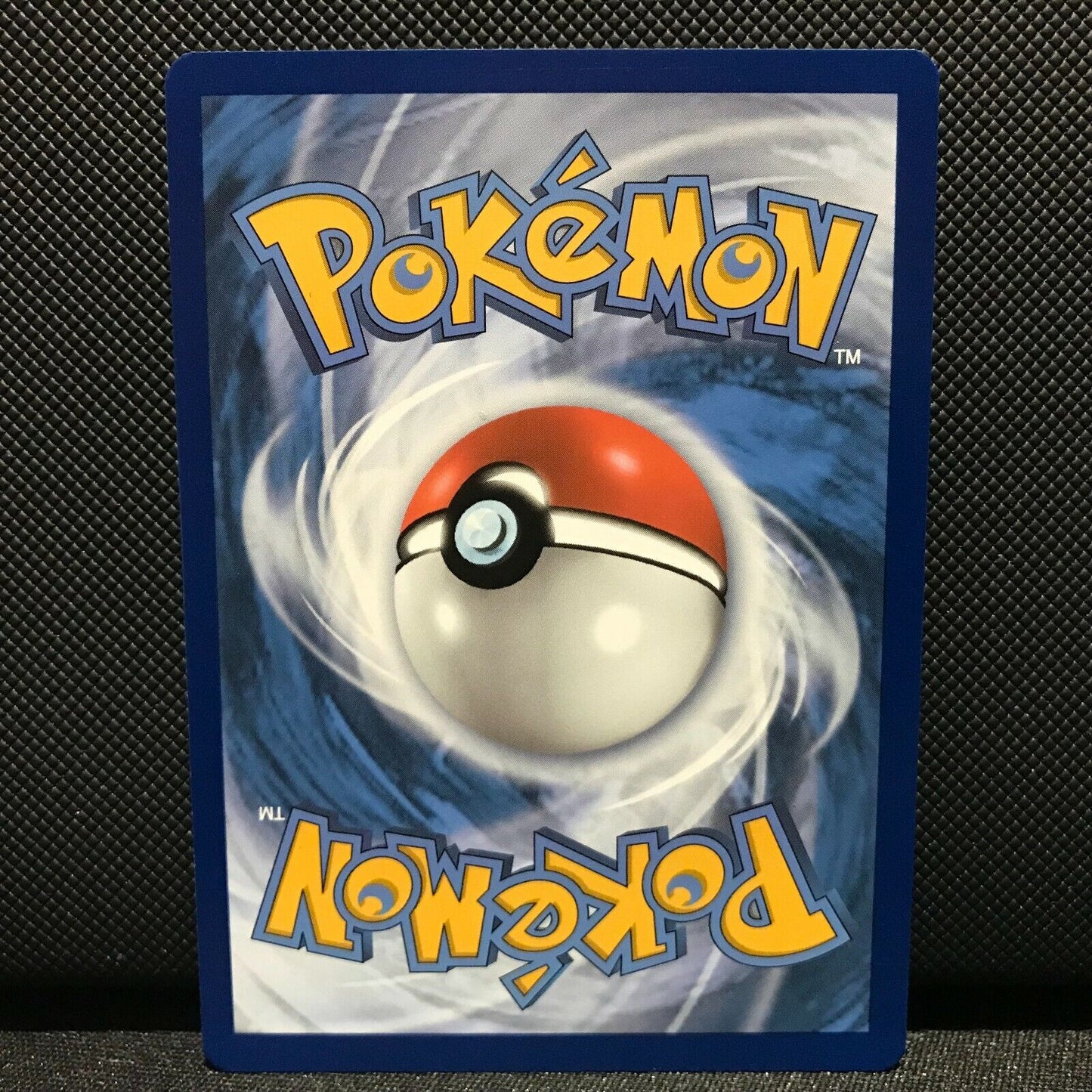Altaria 106/203 - Evolving Skies Pokemon Card - NM/Mint