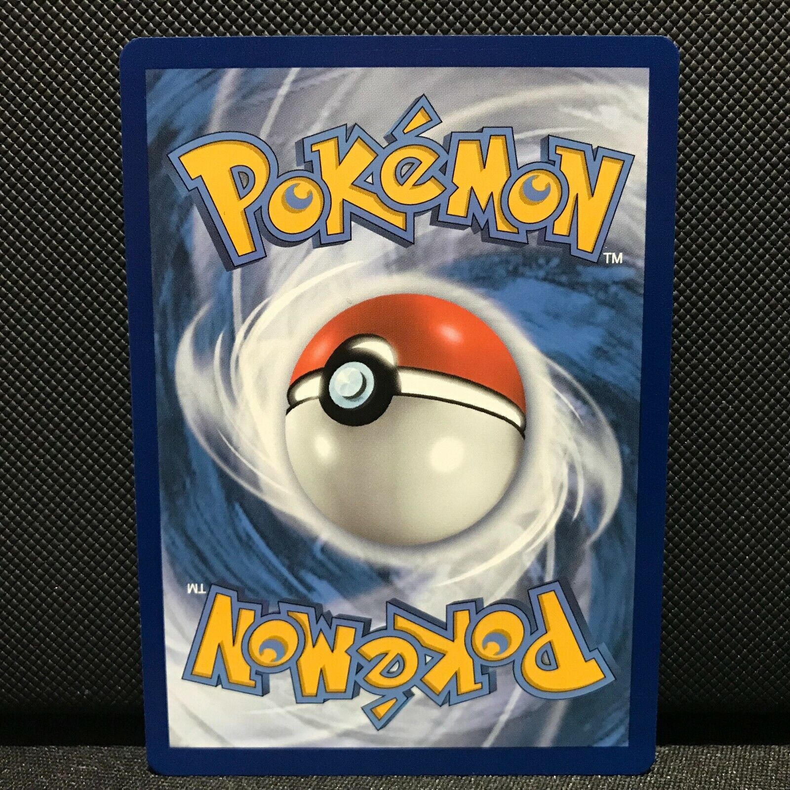Altaria 106/203 - Evolving Skies Pokemon Card - NM/Mint