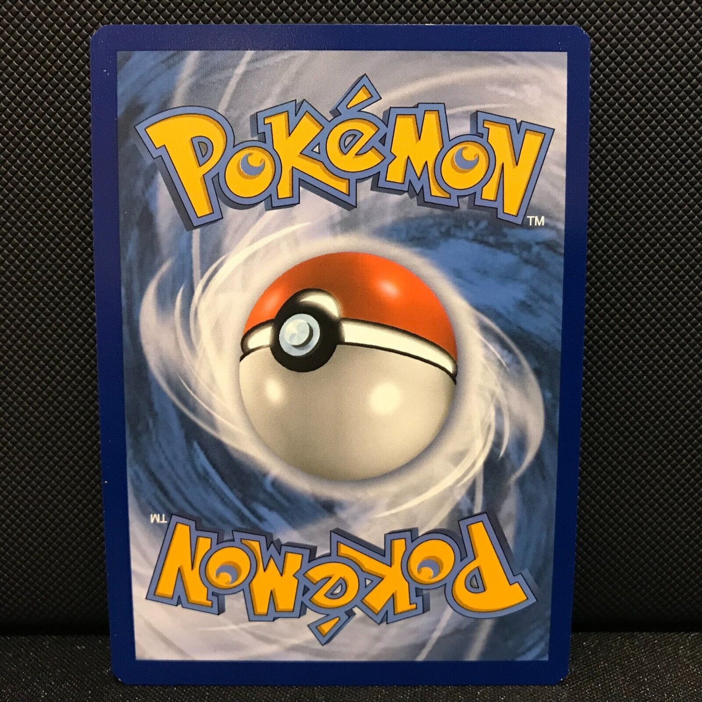 Hippopotas Reverse Holo 84/203 - Evolving Skies Pokemon Card - NM/Mint