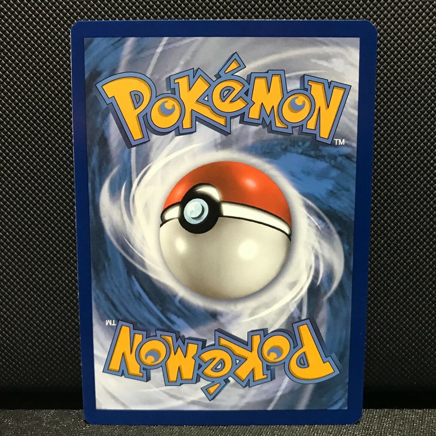 Hoppip Reverse Holo 2/203 - Evolving Skies Pokemon Card - NM/Mint