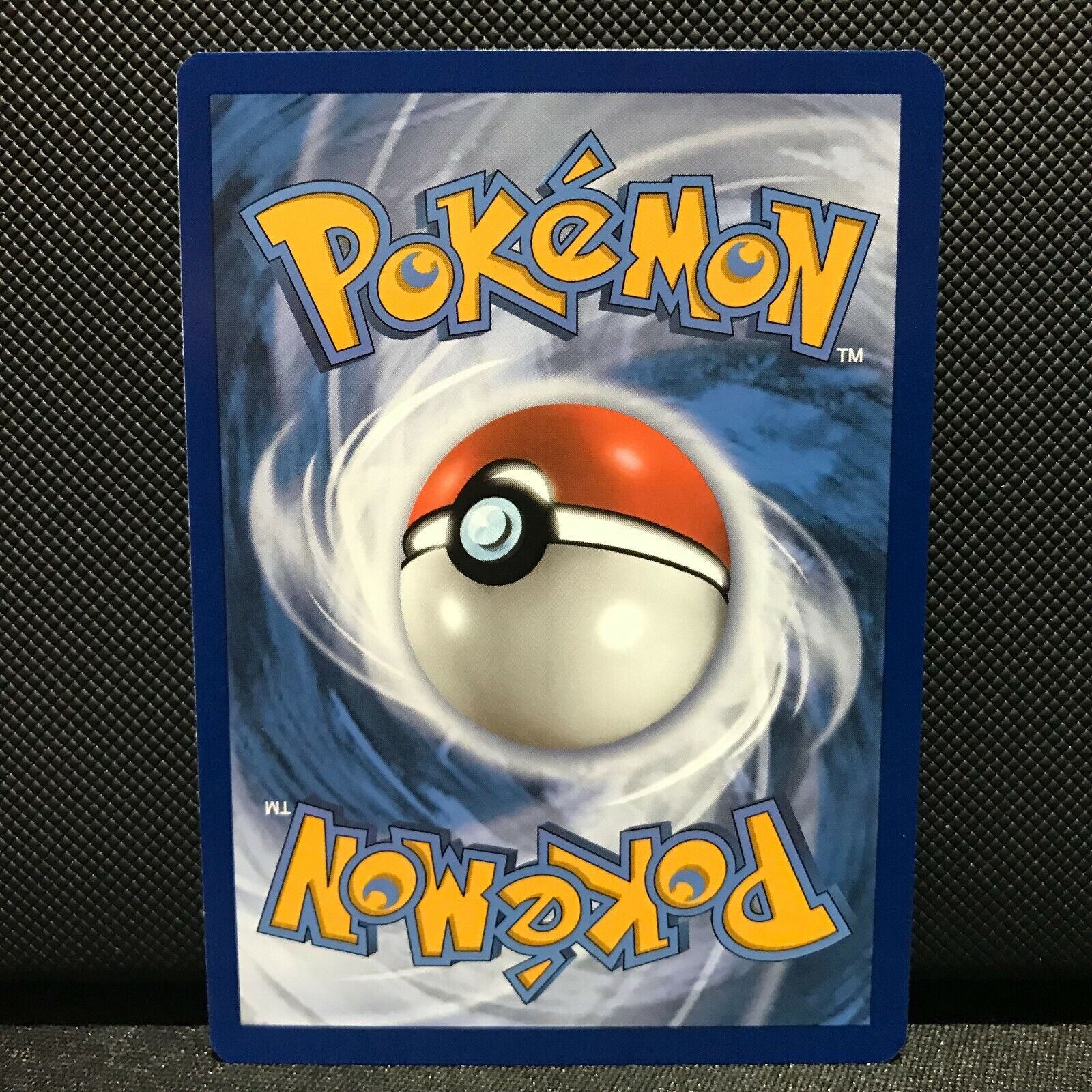 Hoppip Reverse Holo 2/203 - Evolving Skies Pokemon Card - NM/Mint
