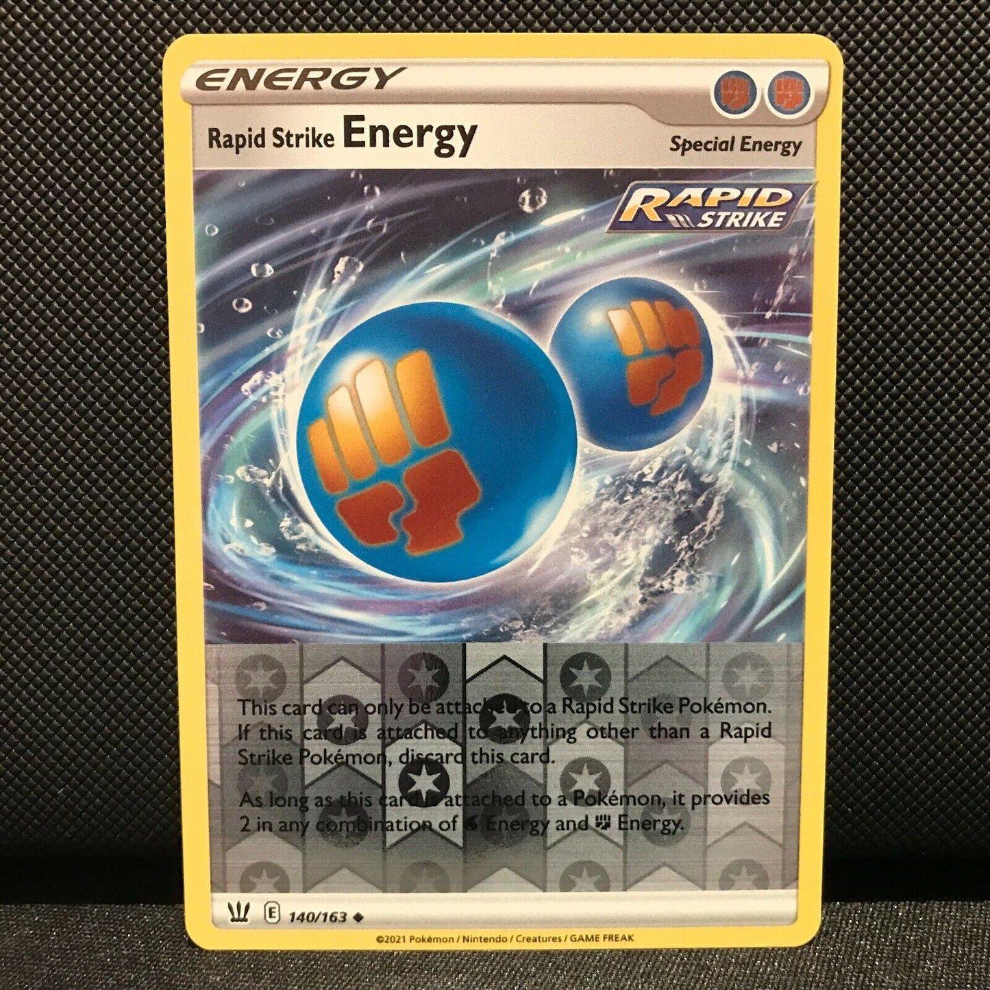 Rapid Strike Energy Reverse Holo 140/163 - Battle Styles Pokemon Card - NM/Mint