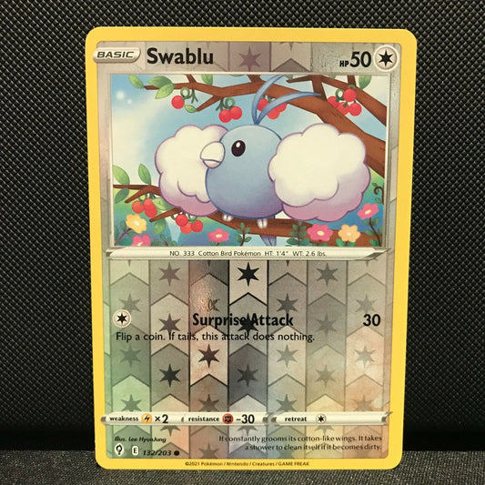 Swablu Reverse Holo 132/203 - Evolving Skies Pokemon Card - NM/Mint