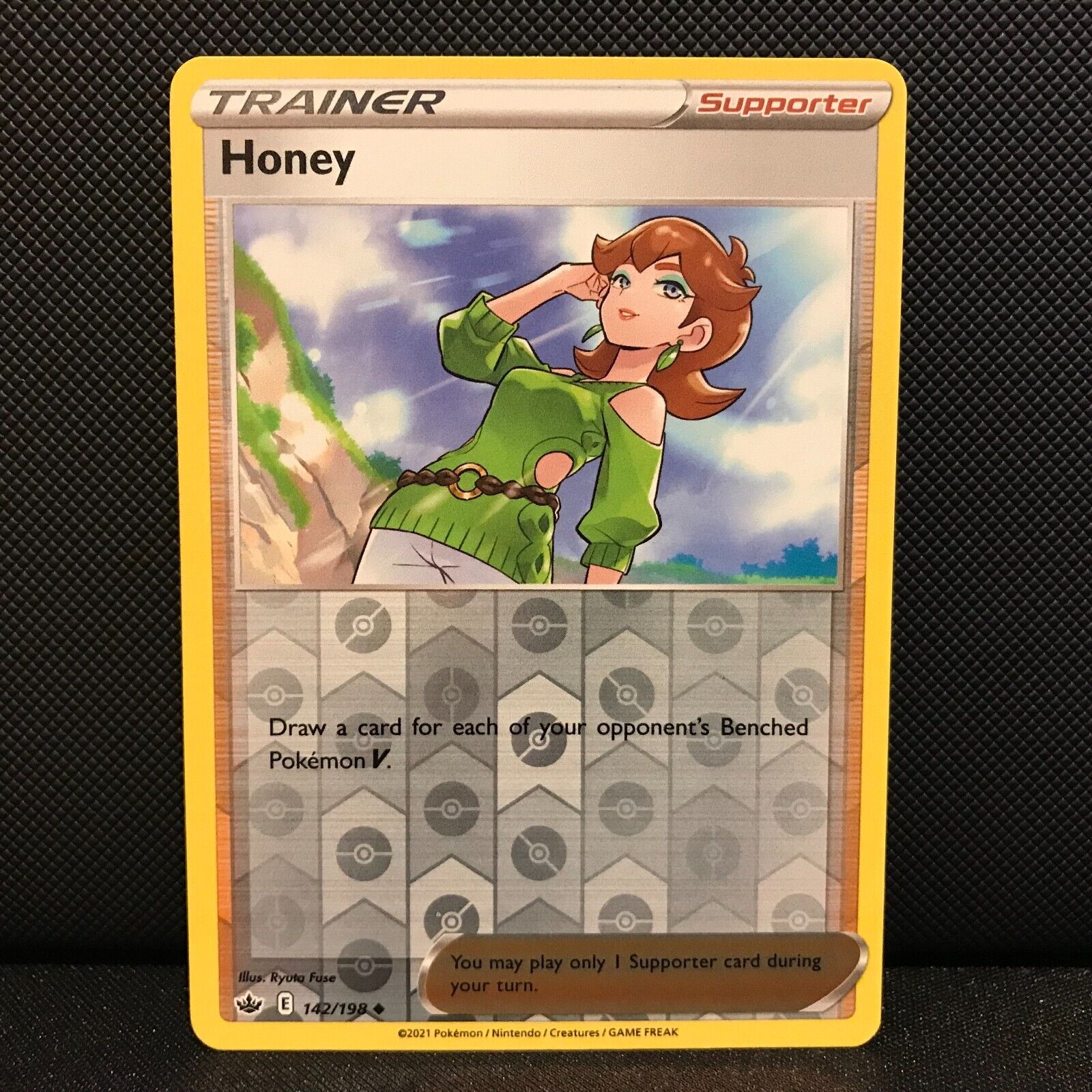 Honey Reverse Holo 142/198 - Chilling Reign Pokemon Card - NM/Mint