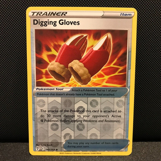 Digging Gloves Reverse Holo 145/203 - Evolving Skies Pokemon Card - NM/Mint