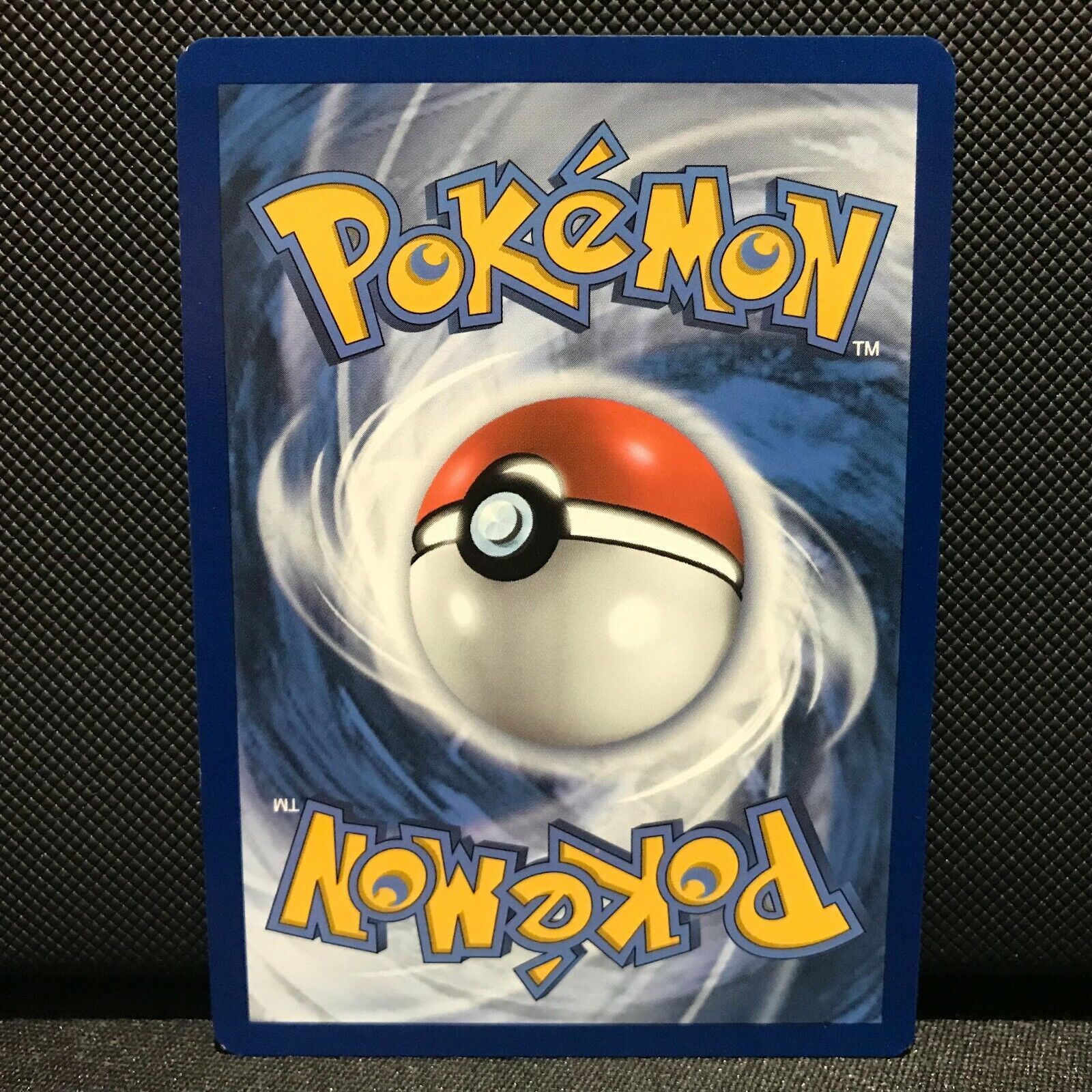 Swablu Reverse Holo 132/203 - Evolving Skies Pokemon Card - NM/Mint