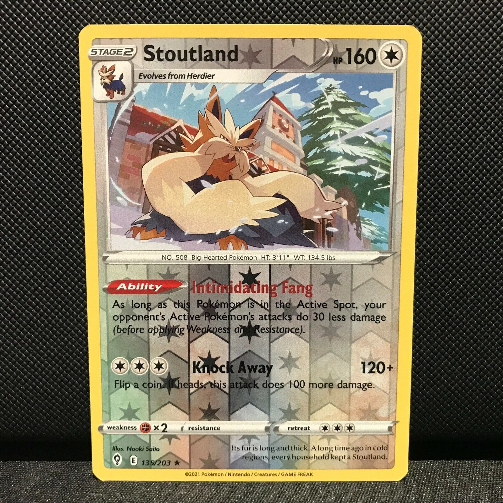 Stoutland Reverse Holo 135/203 - Evolving Skies Pokemon Card - NM/Mint