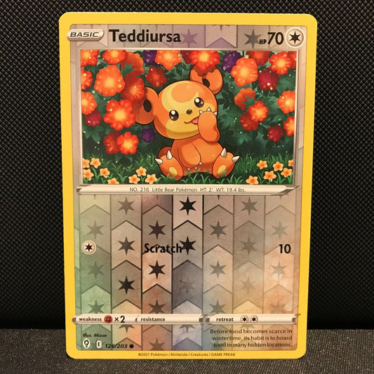 Teddiursa Reverse Holo 126/203 - Evolving Skies Pokemon Card - NM/Mint