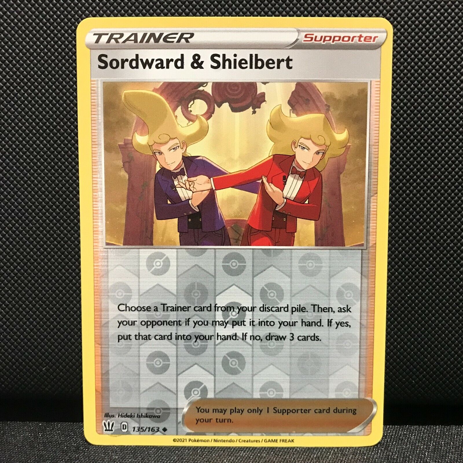 Sordward & Shielbert Reverse Holo 135/163 - Battle Styles Pokemon Card - NM/Mint