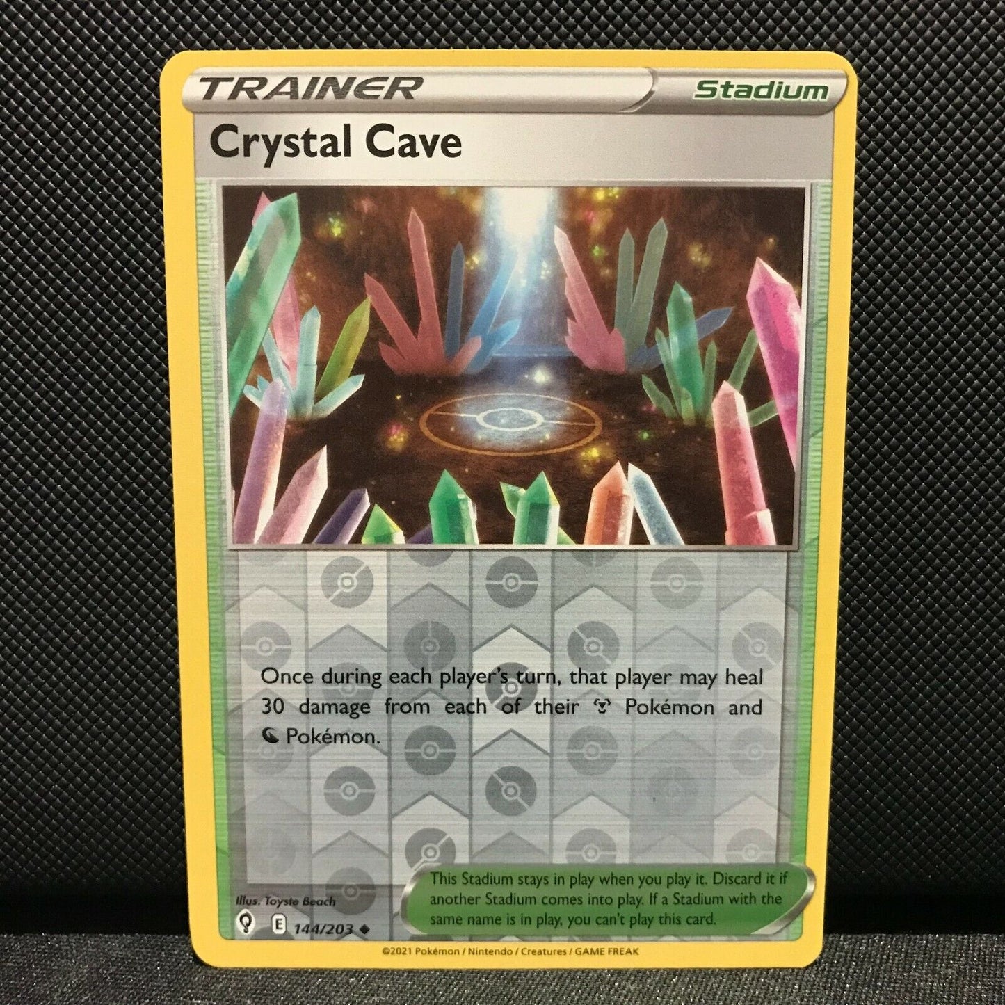 Crystal Cave Reverse Holo 144/203 - Evolving Skies Pokemon Card - NM/Mint