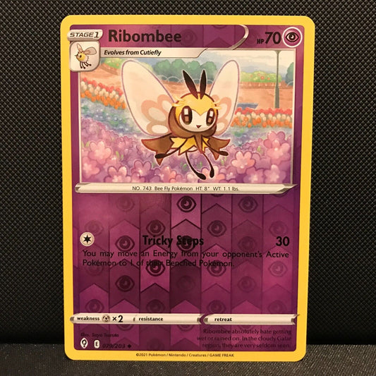 Ribombee Reverse Holo 79/203 - Evolving Skies Pokemon Card - NM/Mint