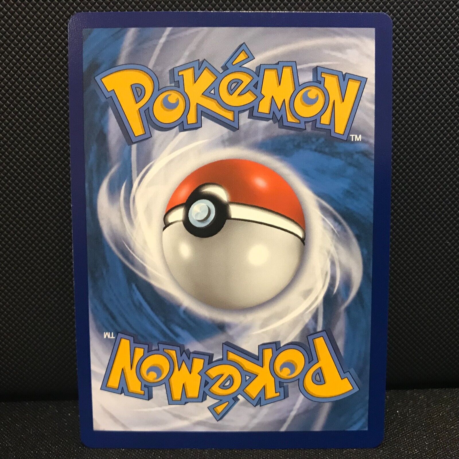 Latias 193/264 - Fusion Strike Pokemon Card - NM/Mint