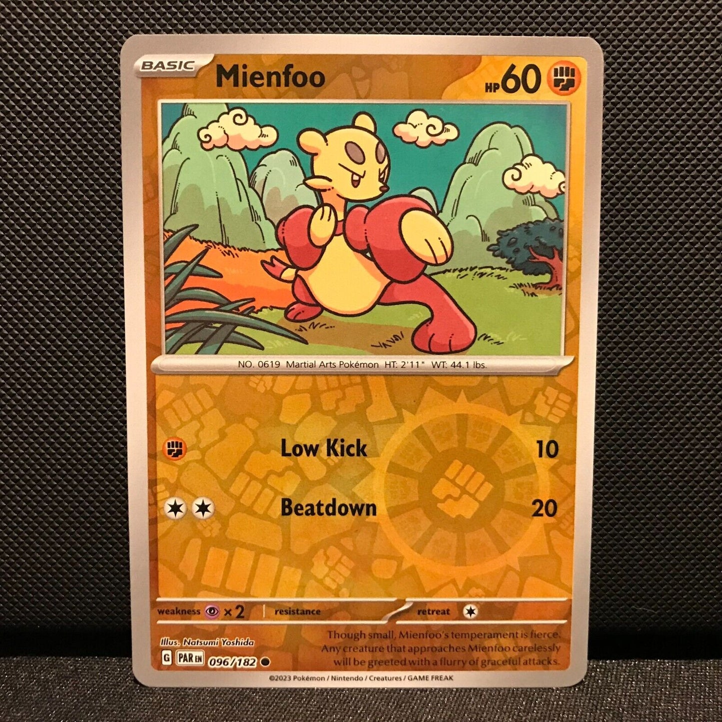 Mienfoo Reverse Holo 096/182 - Paradox Rift Pokemon Card - NM/Mint