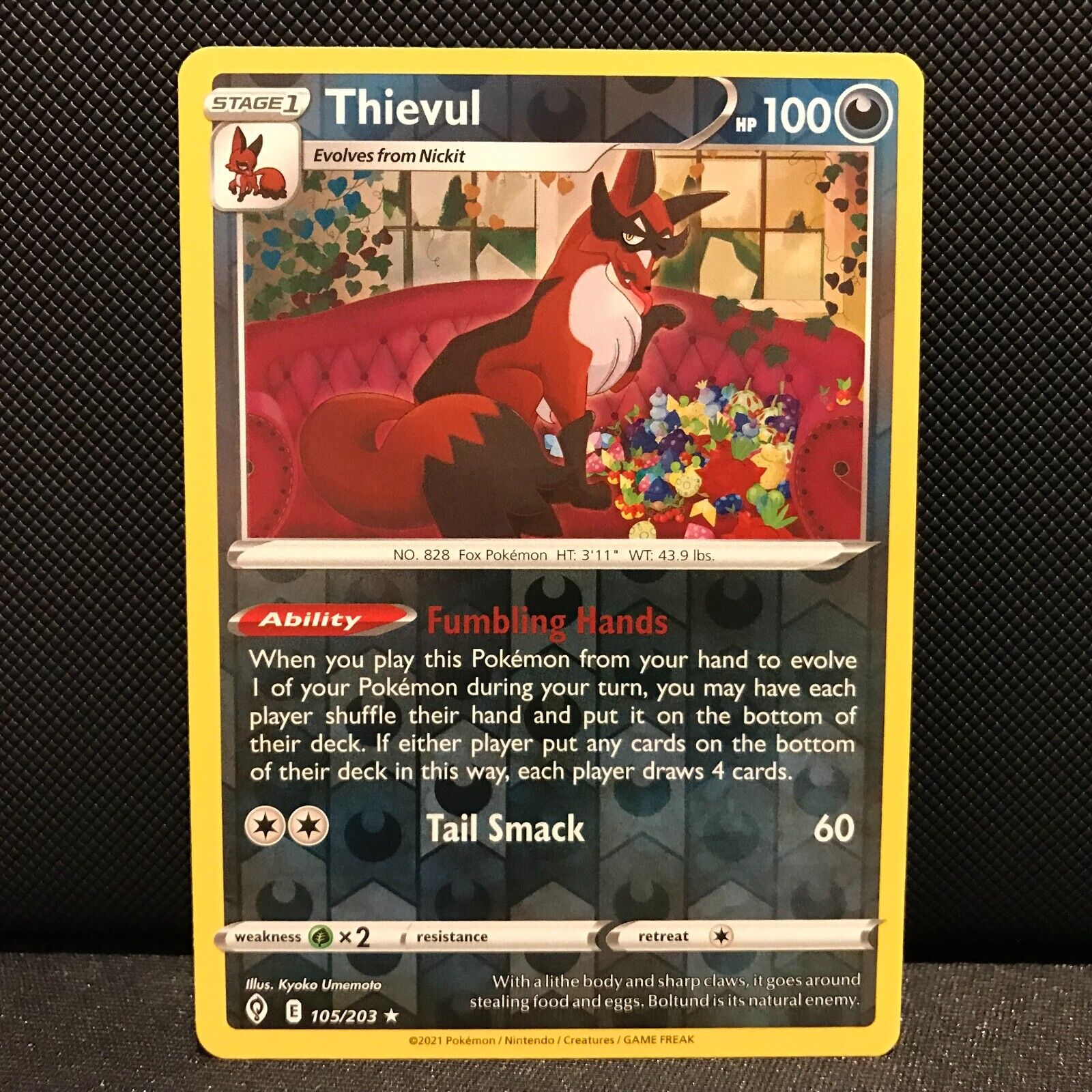 Thievul Reverse Holo 105/203 - Evolving Skies Pokemon Card - NM/Mint