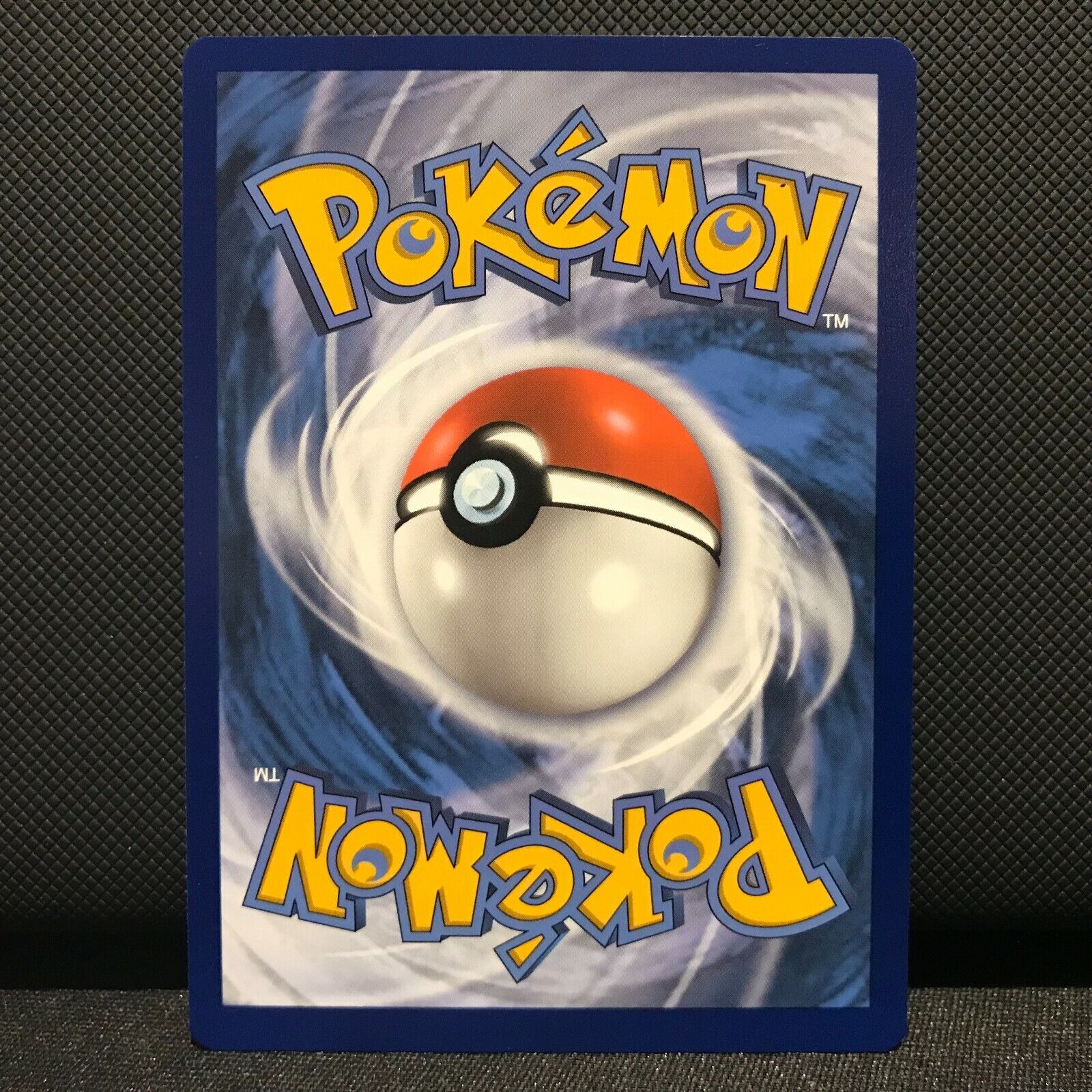 Thievul 105/203 - Evolving Skies Pokemon Card - NM/Mint
