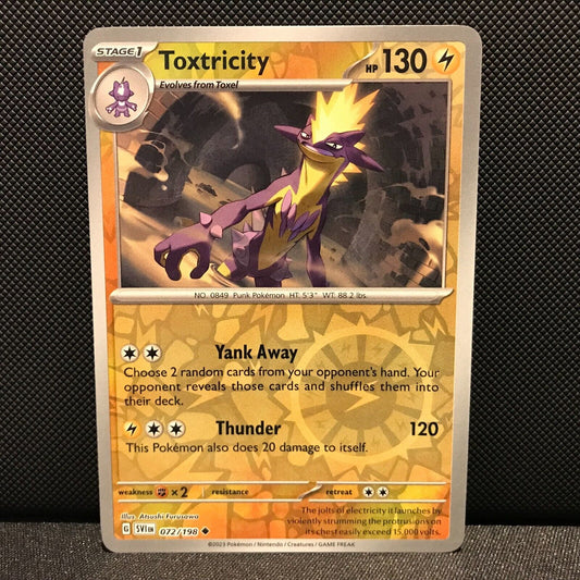 Toxtricity Reverse Holo 072/198 - SV1EN Base Set Pokemon Card - NM/Mint